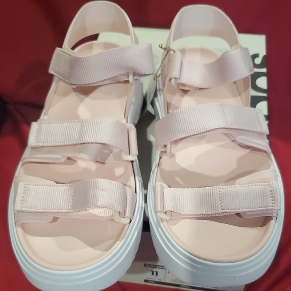Adidas Slyn Pink Platform Sandals with Adjustable Straps - Picture 3 of 9